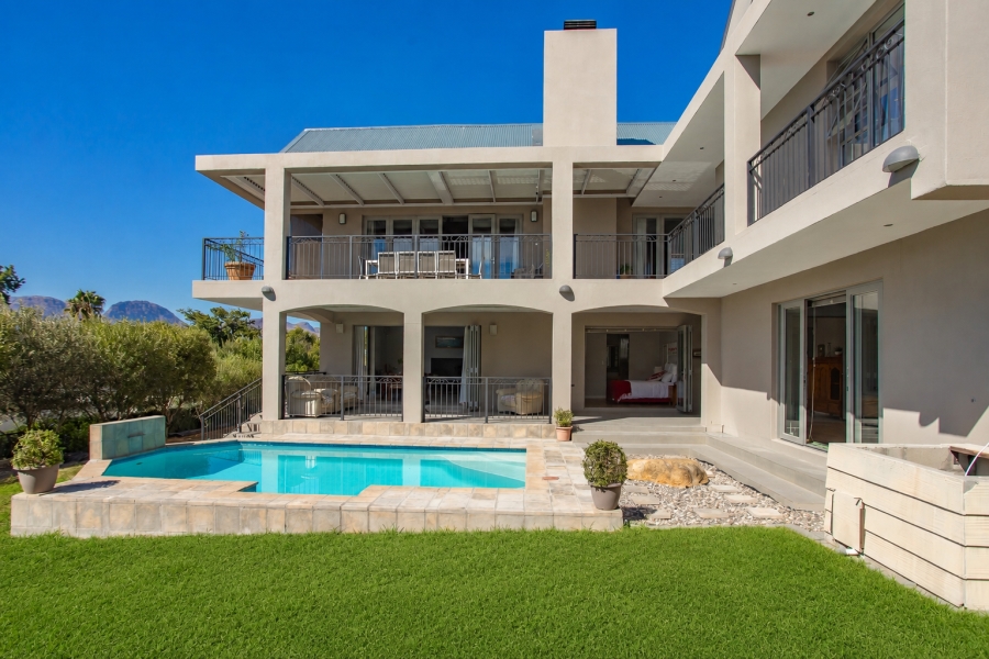 5 Bedroom Property for Sale in Lemoenkloof Western Cape